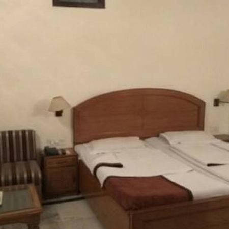 Mahalaxmi Plaza Hotel Faridabad Bagian luar foto
